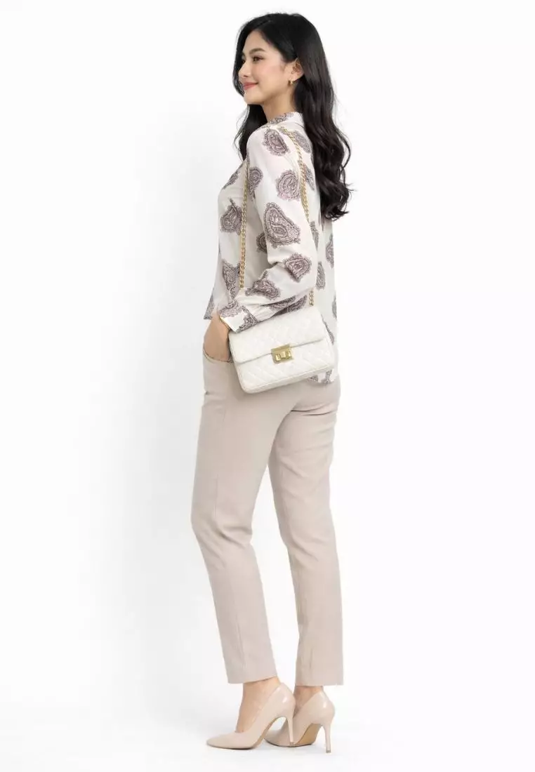 Blouse Chiffon Long Sleeve With Pasley Motif In Broken White By Brilliant Girl Warna PUTIH