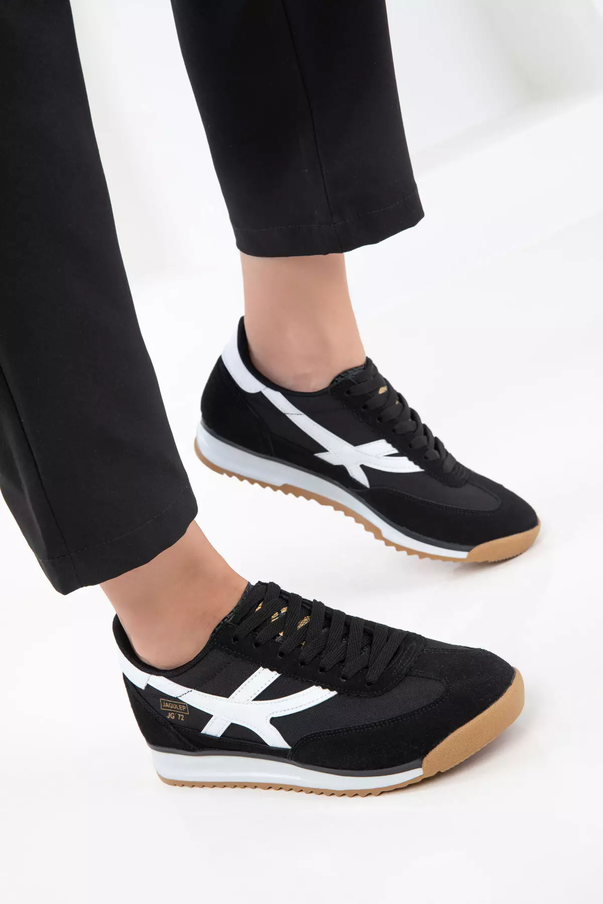 Black-White Women's Sneaker 20761