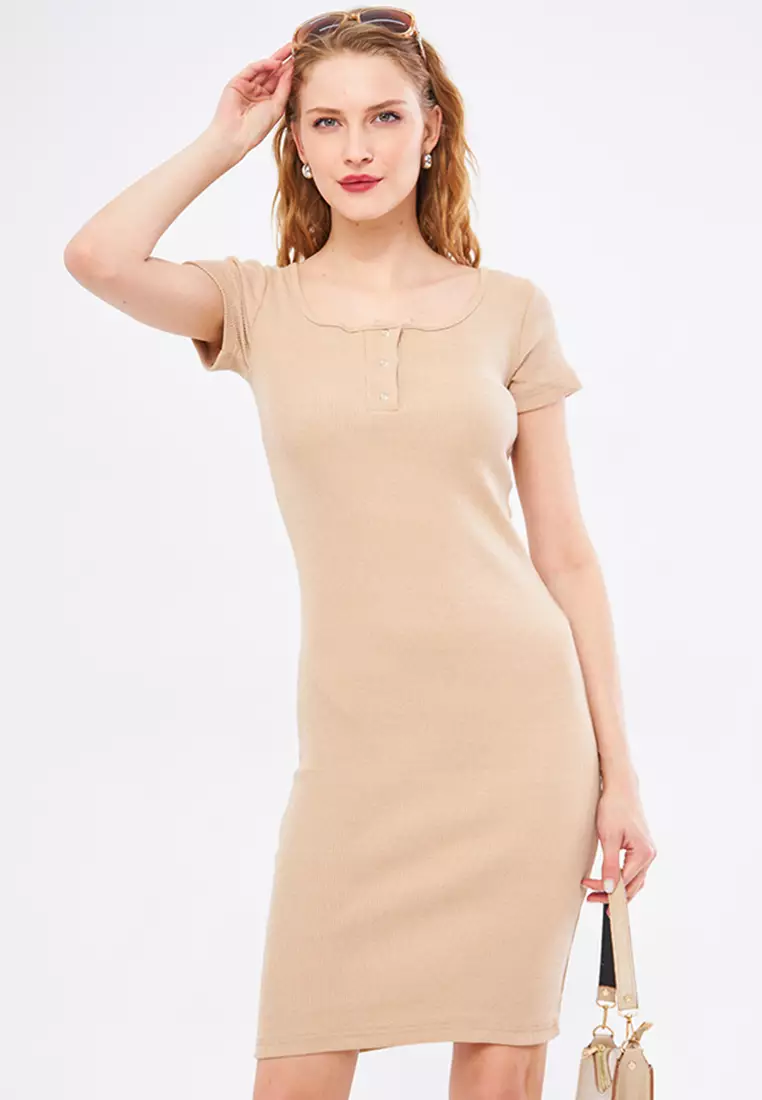 Ribbed Short Sleeve Dress with Snap Fasteners