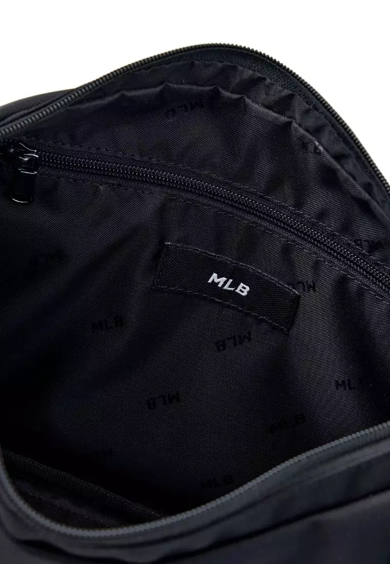 Logo Point Messenger Bag NY Yankees Black