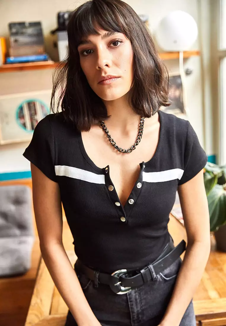 Women's Black-White Snap-On Camisole Blouse Blz-19000171