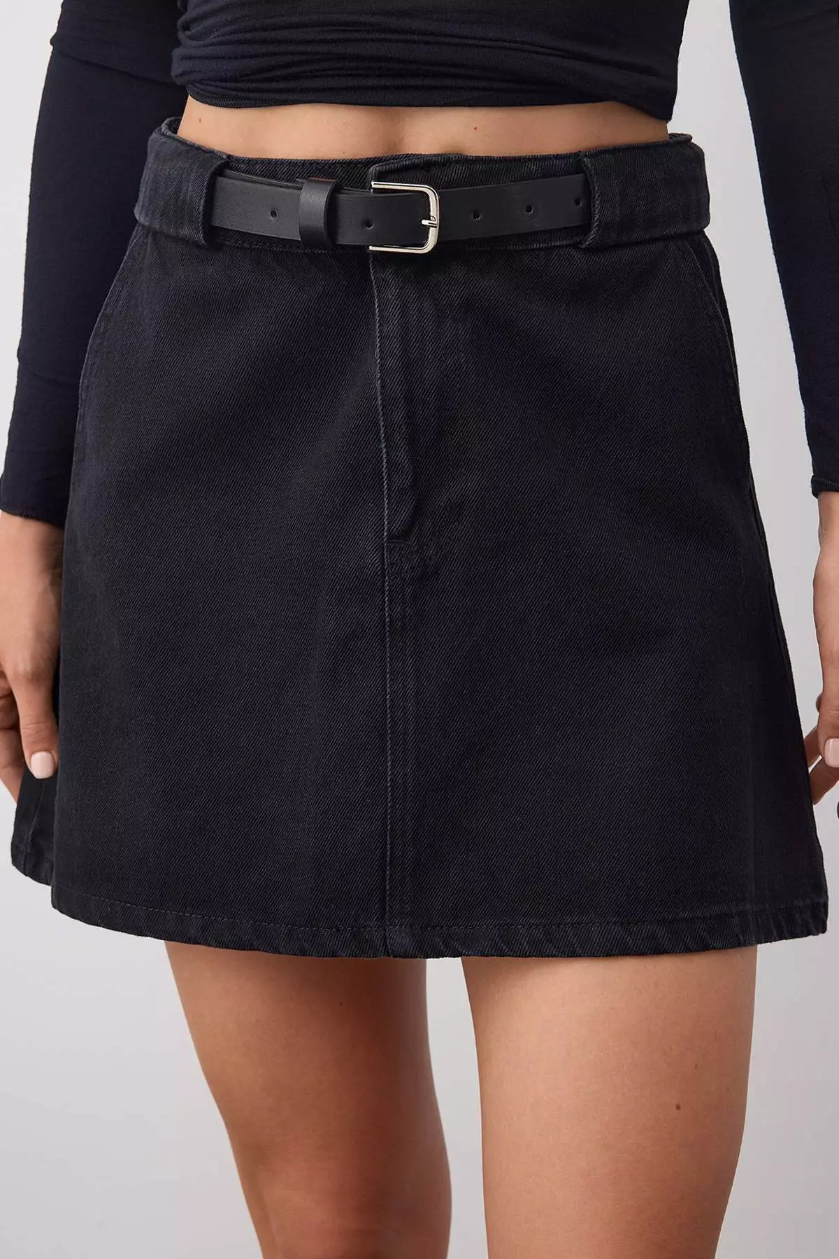 Trendyolmilla Wardrobe Essentials Black More Sustainable Belt Detailed Denim Skirt Twoaw26Et00027