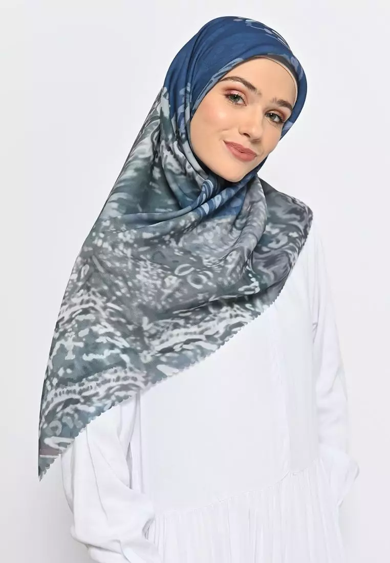 Hijab Segi Empat Monarch Butterfly Navy