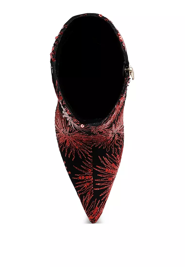 Sepatu bot stiletto berhias payet berwarna merah