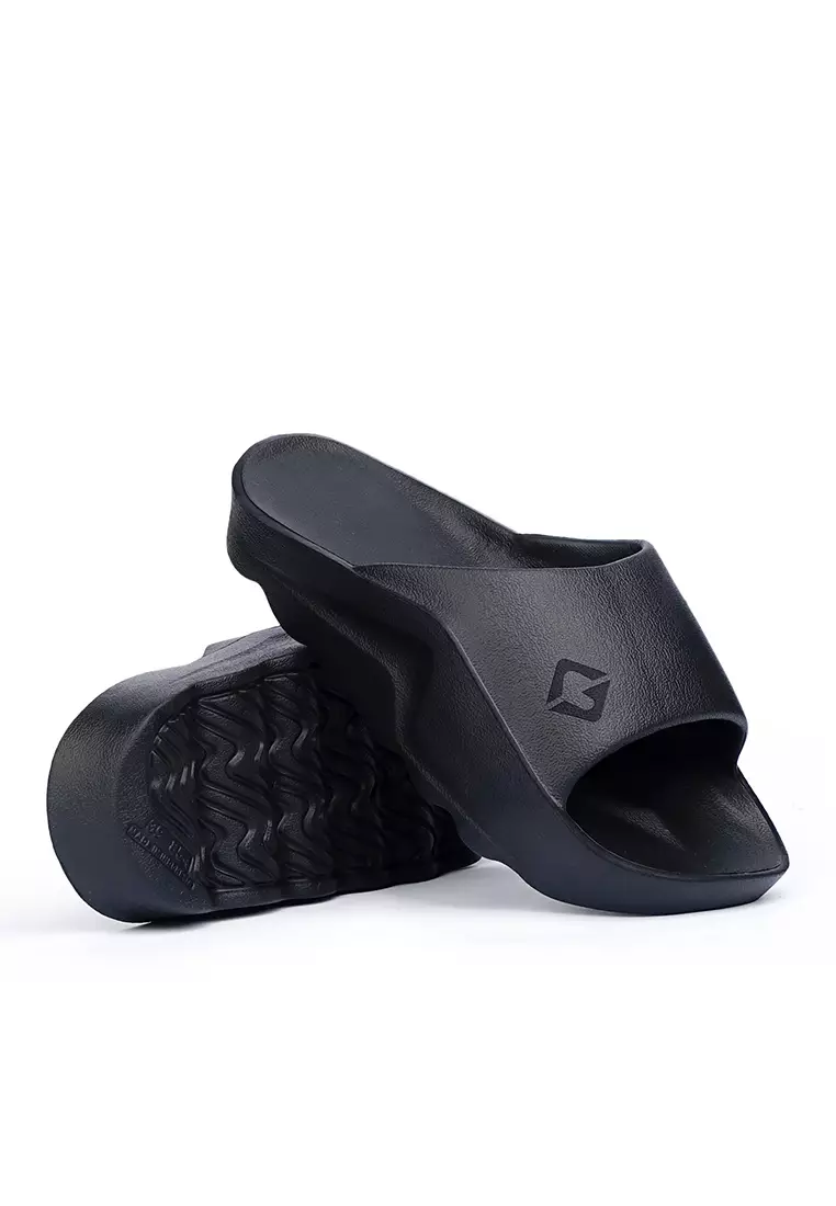 Gloaming Slip On Elysium Black Sandal Slipper