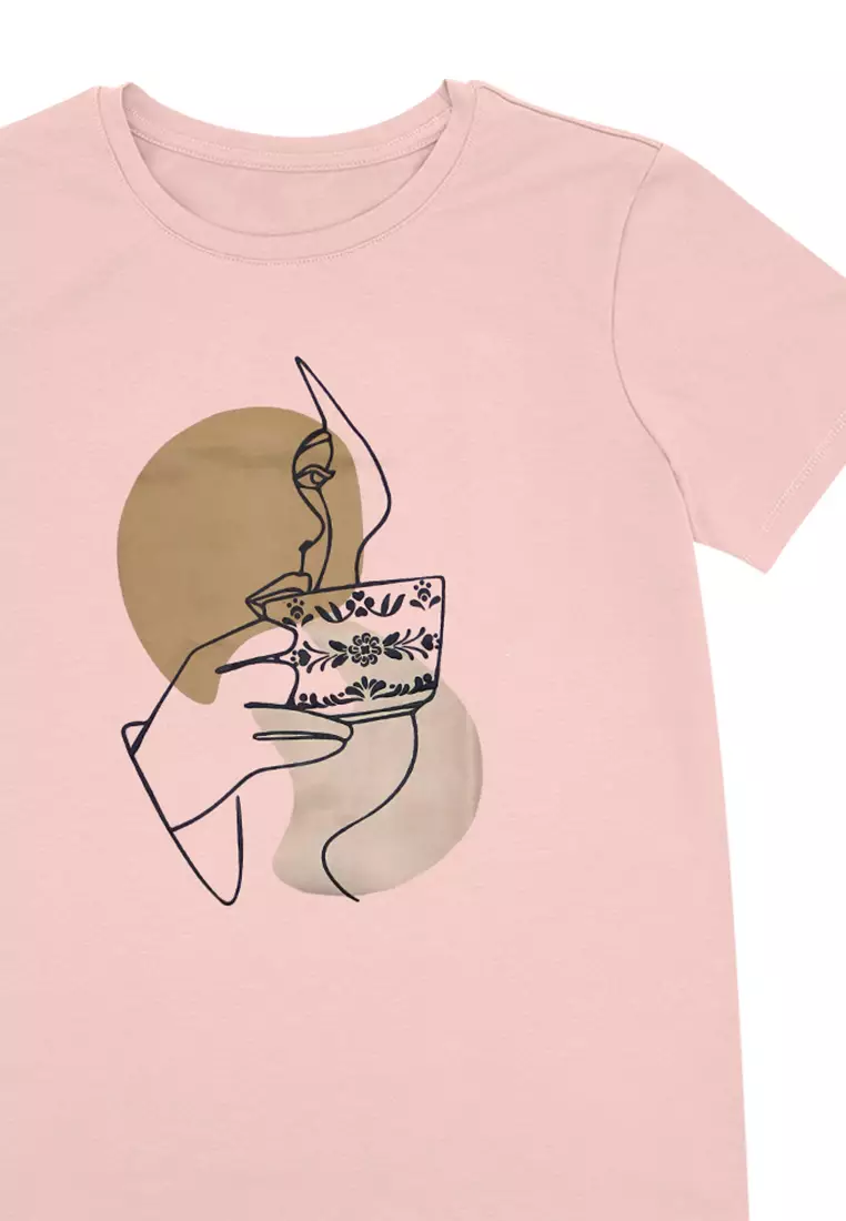 Ladie's Graphic T-shirt "Sippin' Tea"