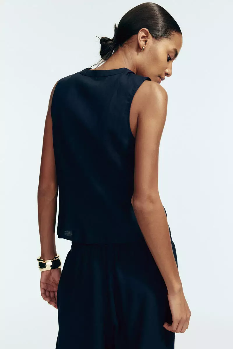 Sleeveless linen-blend shirt