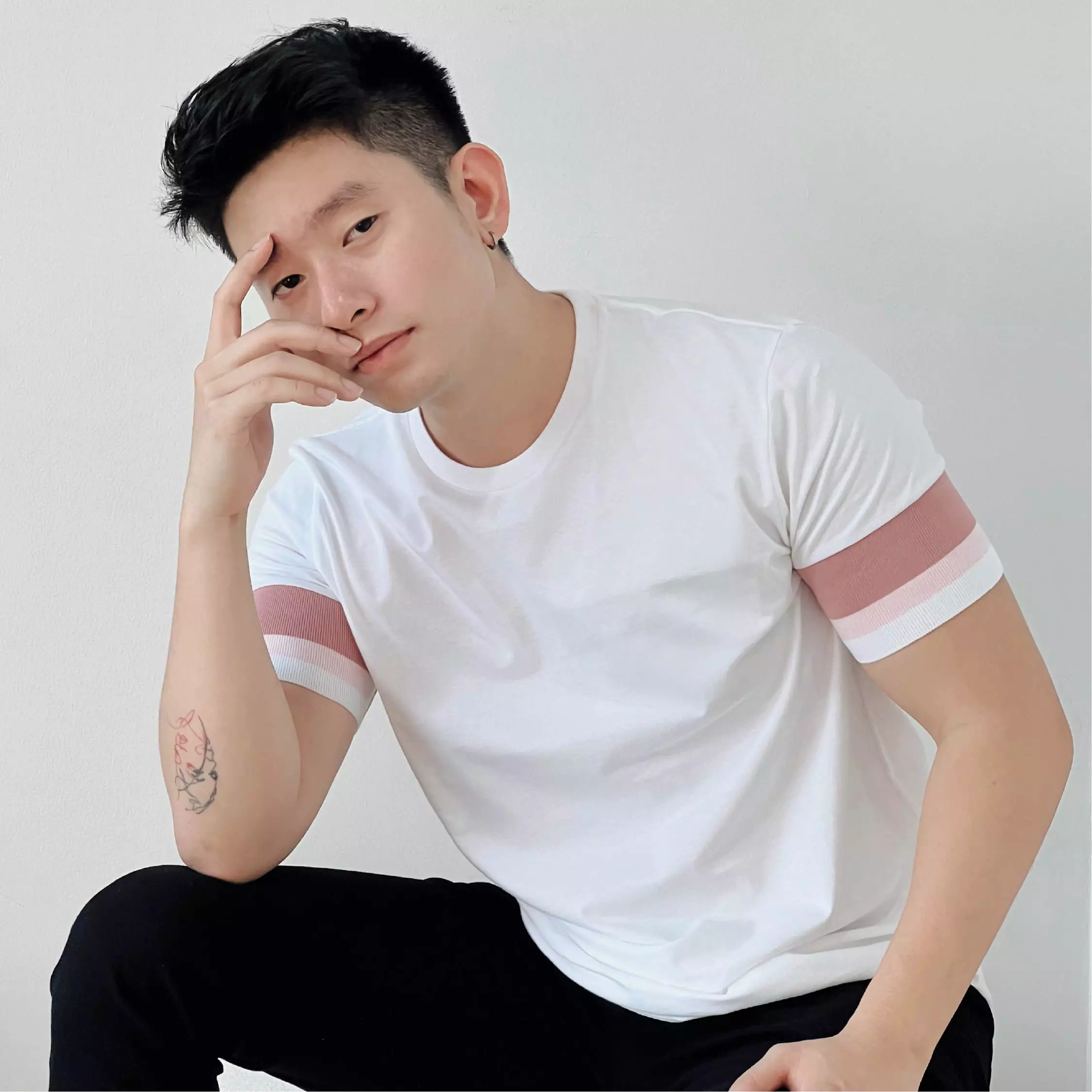 Kale Dios White Pink / Tshirt Pria Premium Cotton  Lengan Pendek