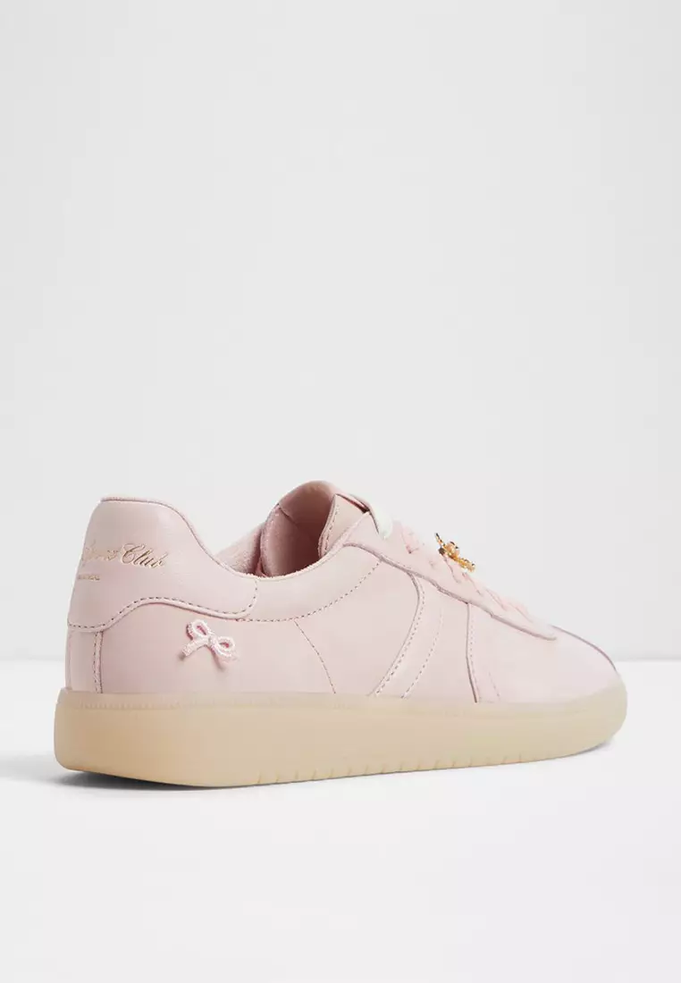 Chicsneaker Low-Top Sneakers