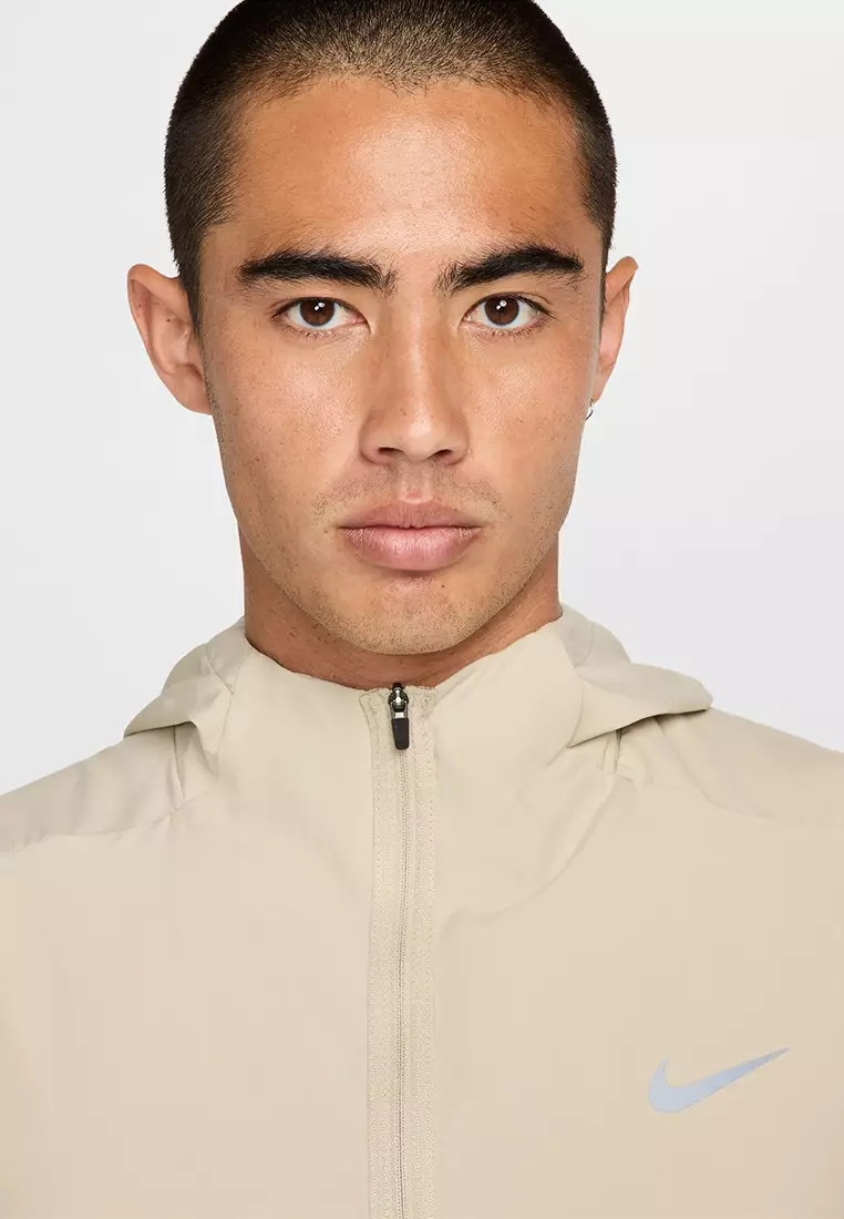 Form Dri-FIT Hooded Versatile Jacket