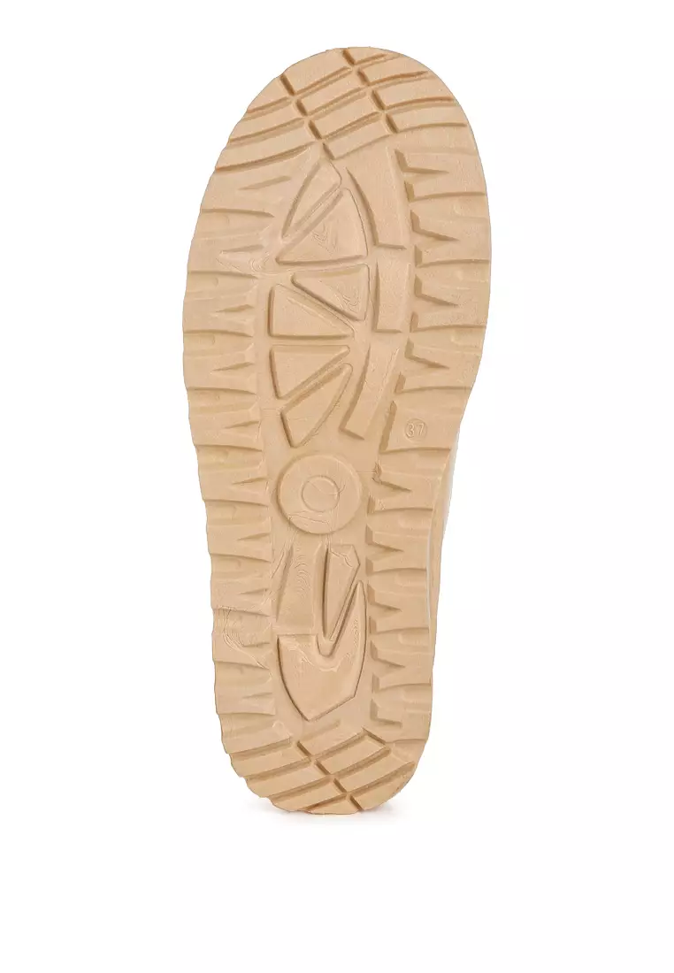 Sepatu Platform Tali Gesper Klasik Slip-On Warna Beige