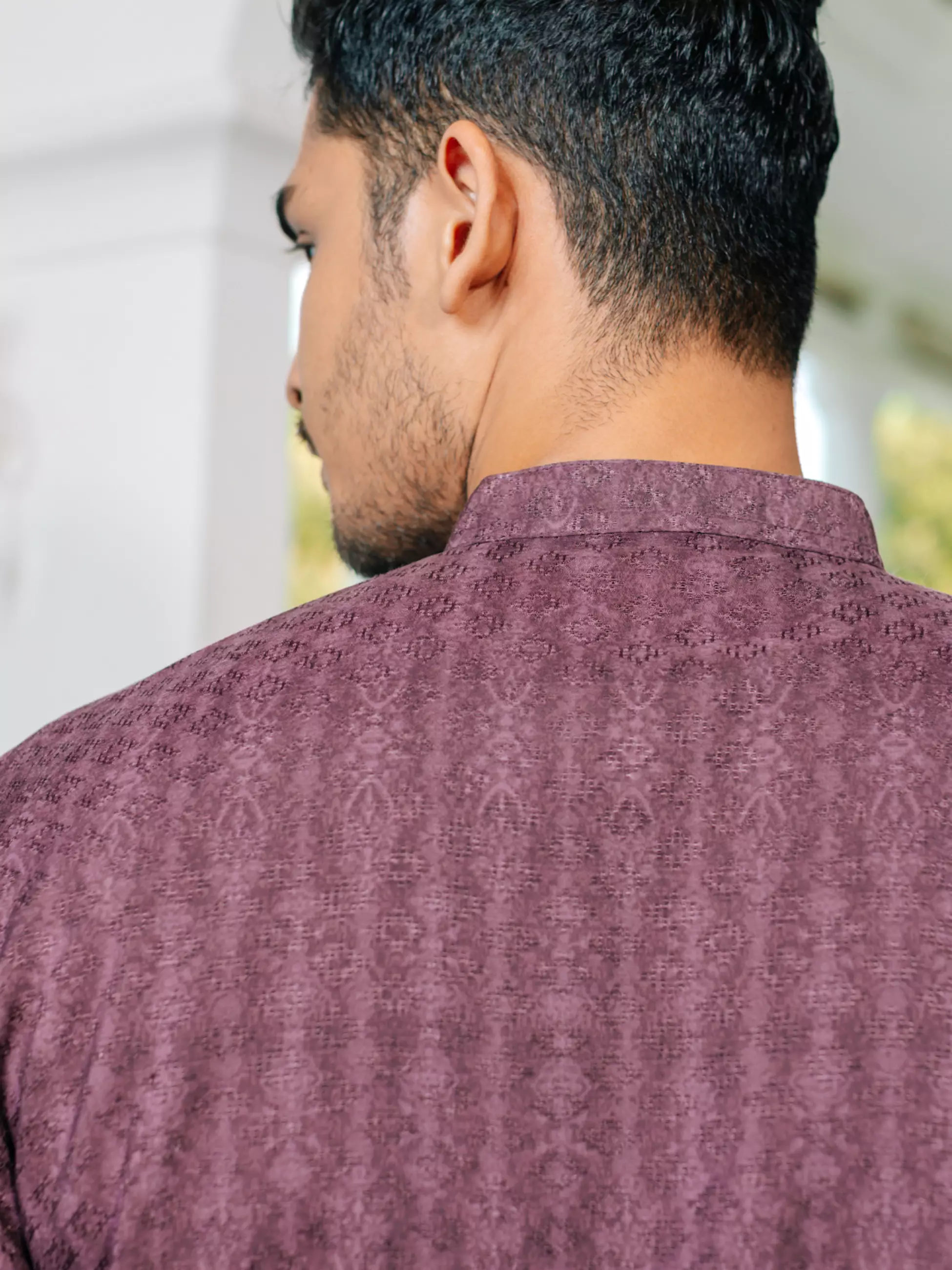 Almeera Burgundy Kemeja Batik Koko Pria Furing Lengan Panjang Regular Fit