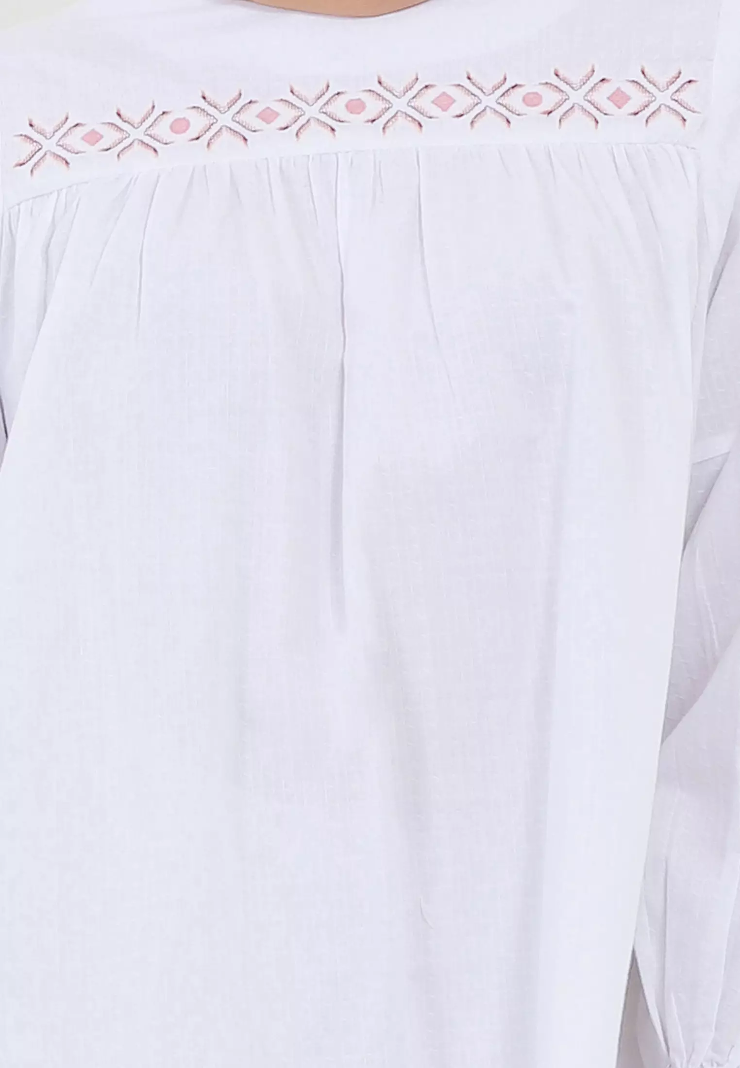 MFMW Yoolani Atasan Blouse Putih