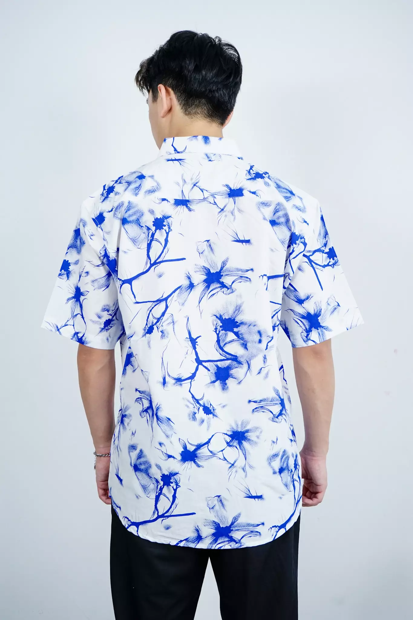 Andre Michel Kemeja Lengan Pendek Putih Motif Biru 16615