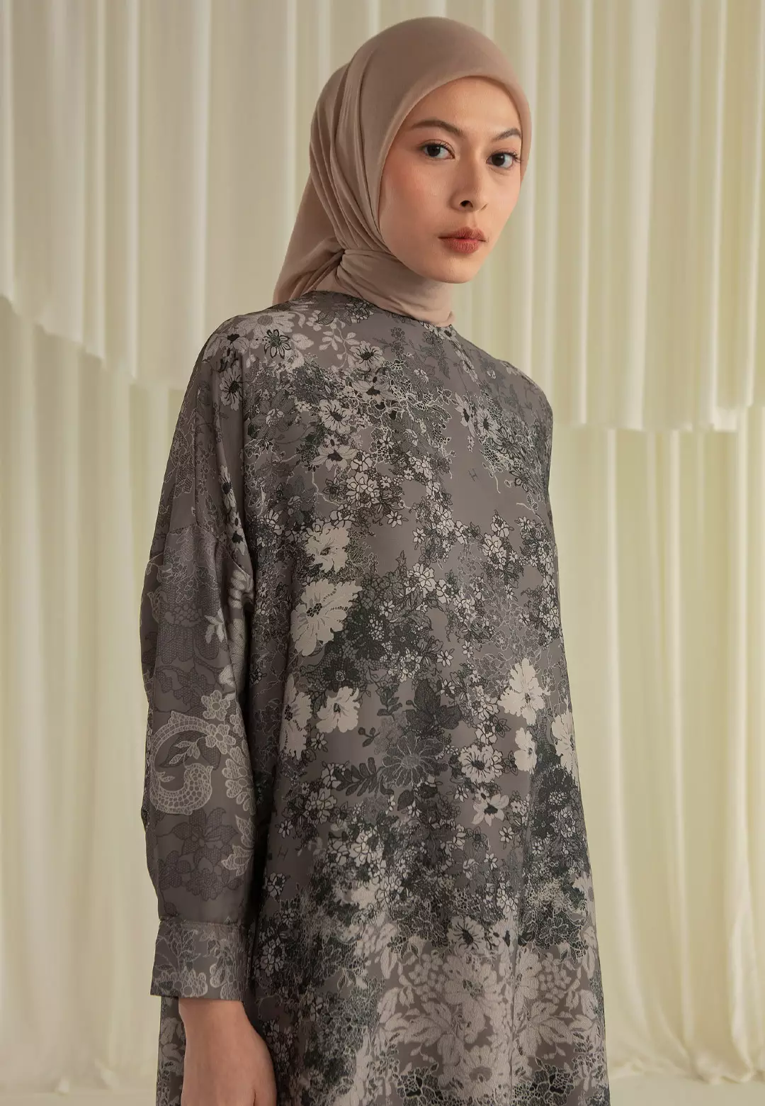 HijabChic Rowena Tunic Olive Ash - Tunik Lebaran Anggun Motif Floral