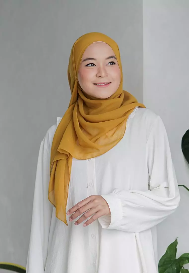 Pasmina Voal Gucci Jahit Tepi Mustard