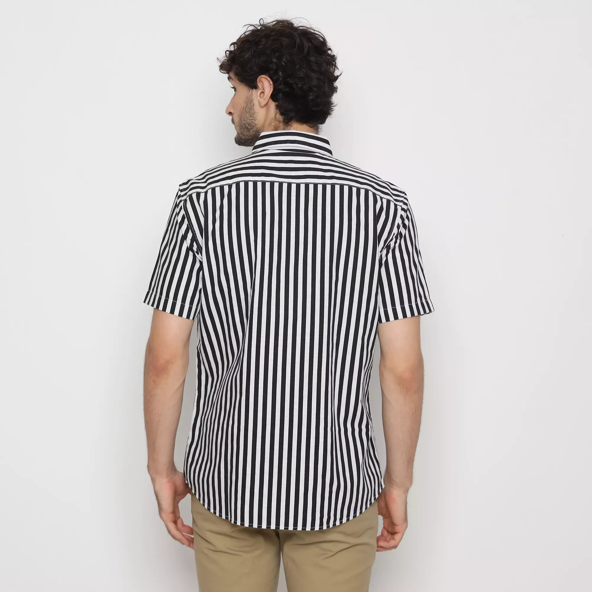 Platini Kemeja Salur Pria Lengan Pendek Katun Hitam Putih 73447