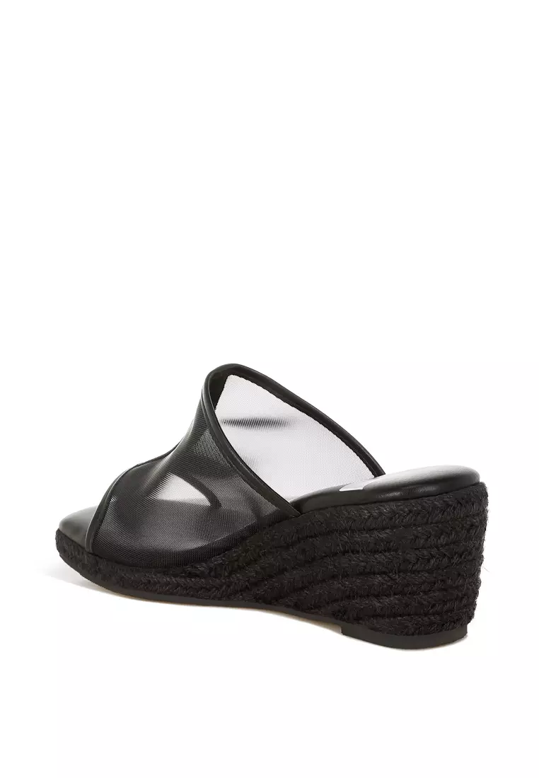 Sepatu Wedges Slip-On Mesh Bernapas Warna Hitam