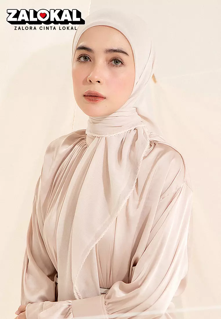 Paris Embroidery Signature Square (Lozy X Hamidah) Cream Almond