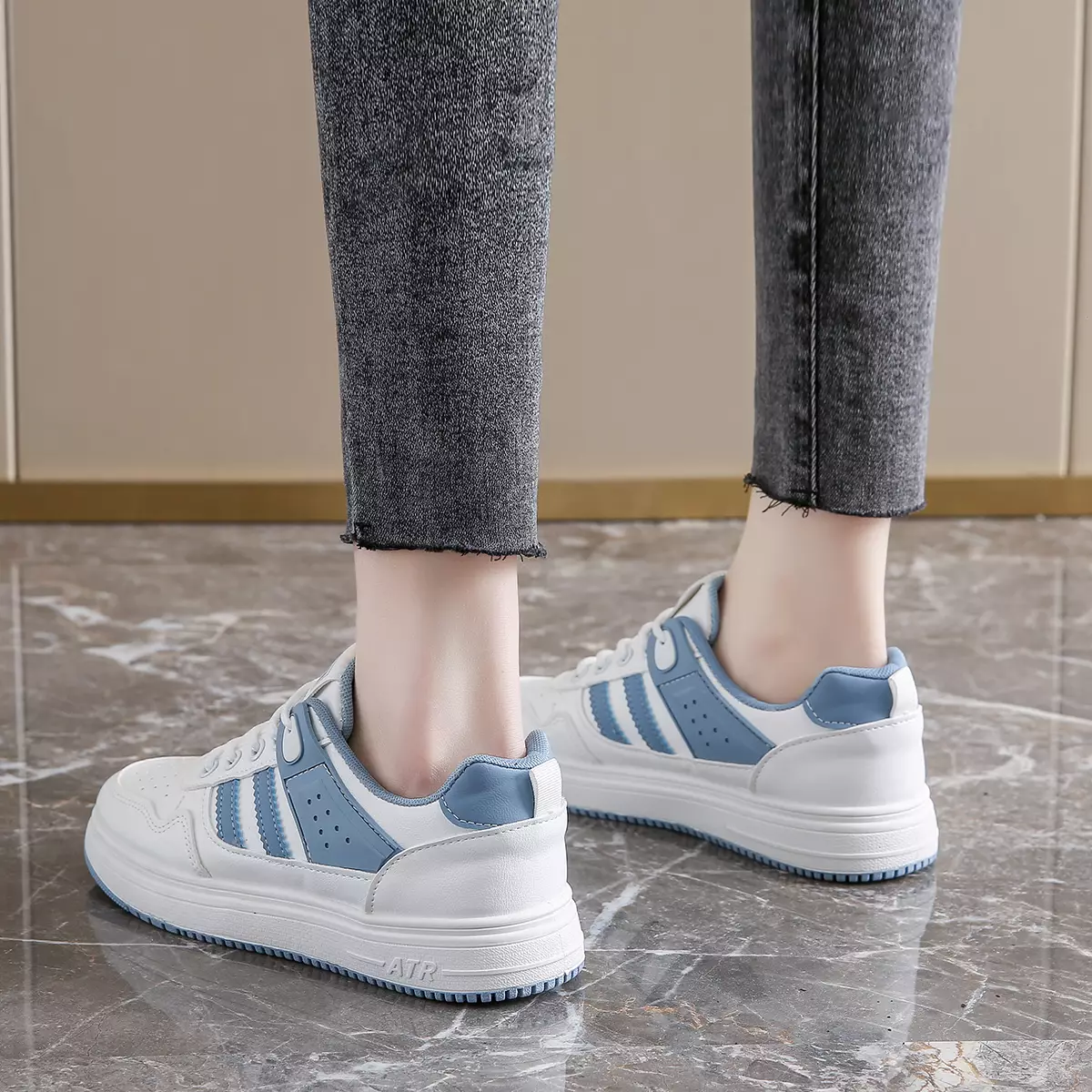 Sepatu Kasual Cewek Sneakers Wanita Ringan Nyaman Dipakai SS102
