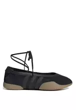 Core Black/Footwear White/Gum