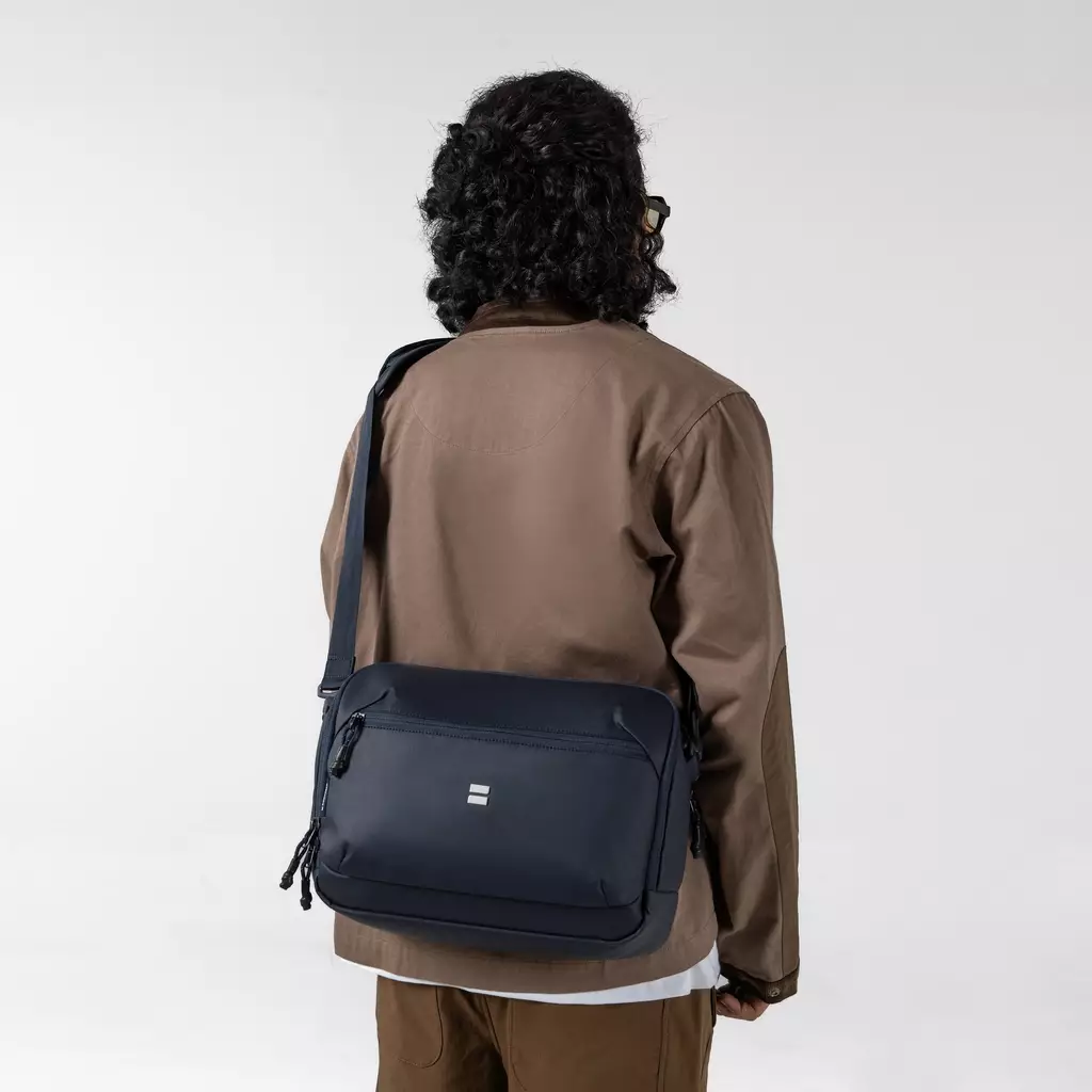 Milition 1.0 Laptop Shoulder Bag 13-Inch Tas Selempang Kerja Kuliah Sekolah Durable Tahan Air - Navy