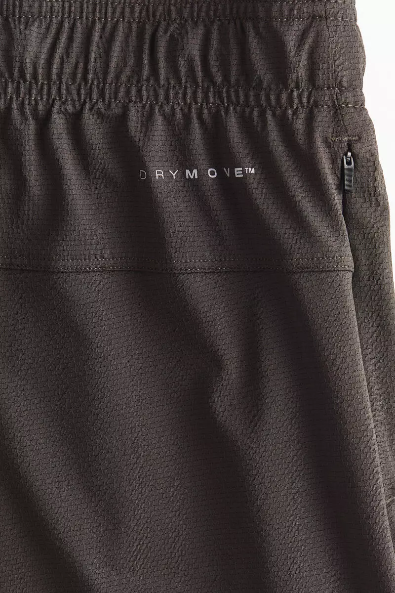 Sports shorts with DryMove™