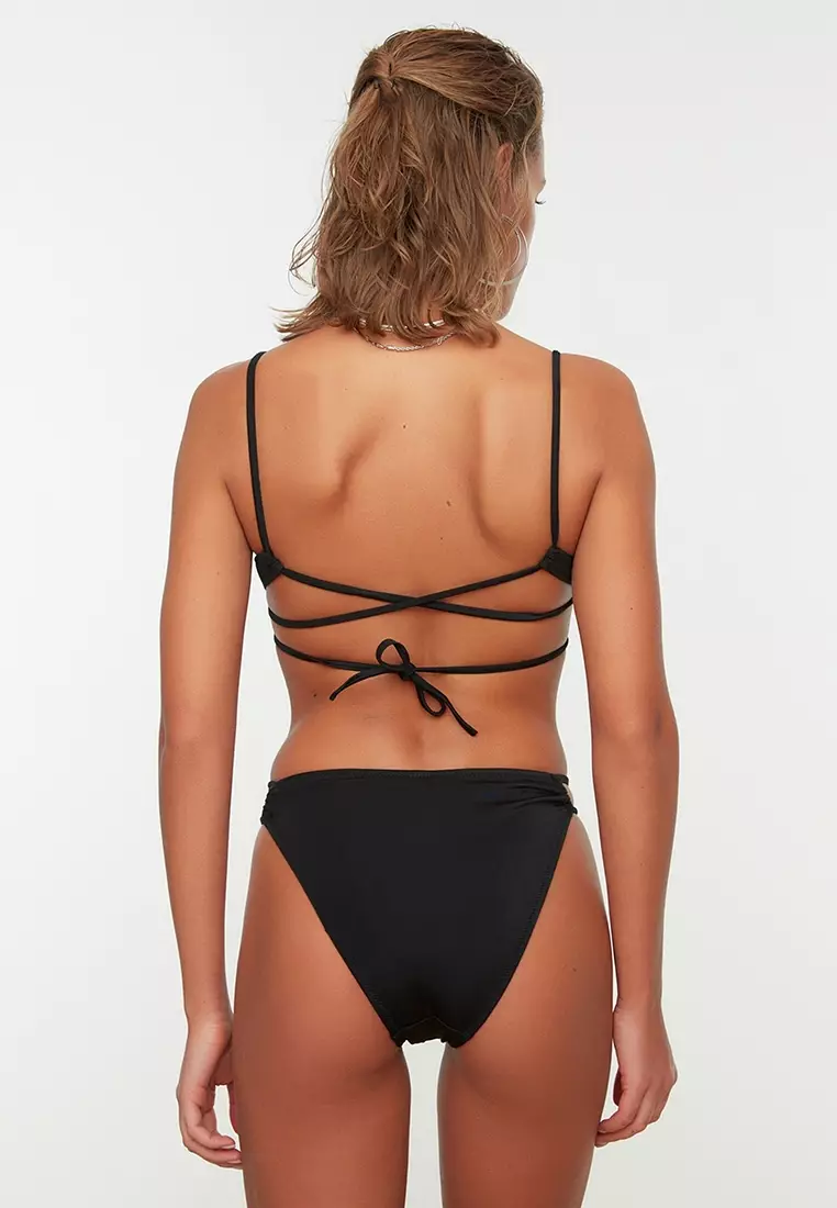 Cut Out Detailed Bikini Bottom
