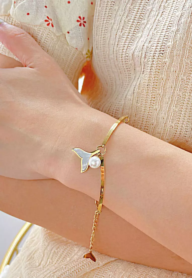 Buy YOUNIQ YOUNIQ HPIE 18K Gold Titanium Whale Tail Bracelet with