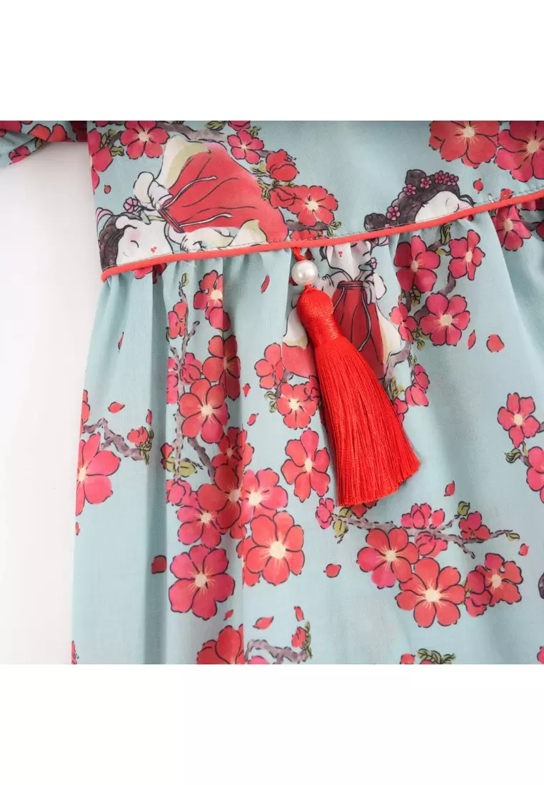 小女孩在紅梅花中跳舞嬰幼兒女童旗袍裝連衣裙0853