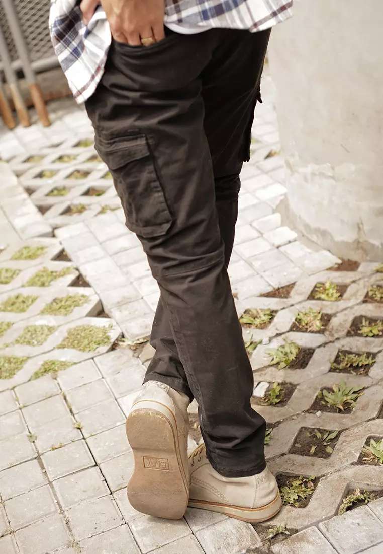 Celana Panjang Cargo Asymetric Stretch Cotton Oxcon Black