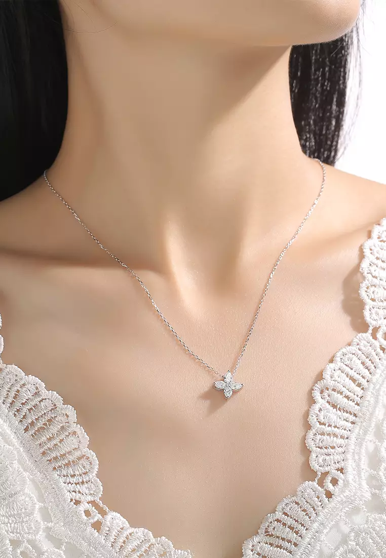 Smiling Rocks Lab Grown Diamond 0.80ctw Pear Floral Necklace 2023
