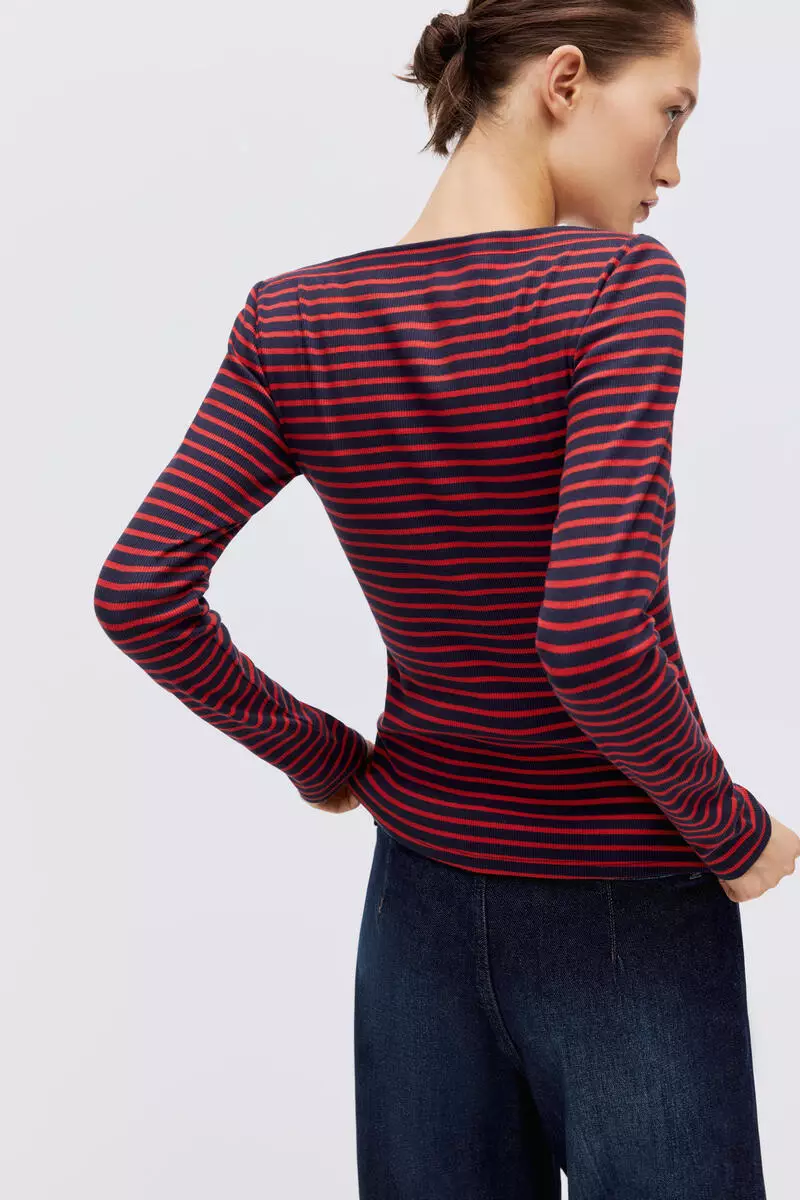 Ribbed boat-neck top