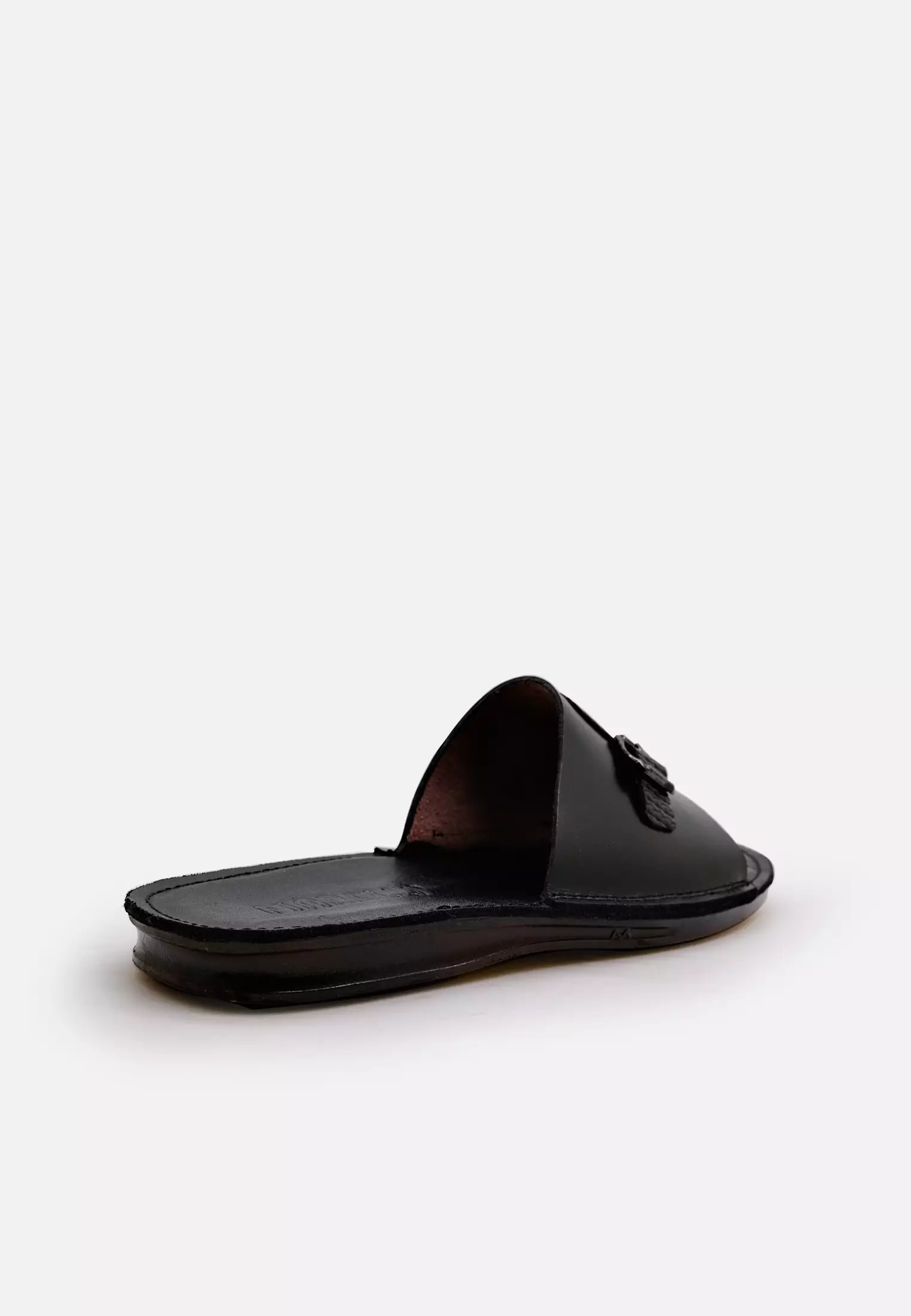 Mabel Sandal Pria Guinine Leather Anti Slip - Black