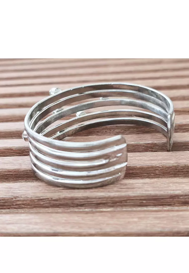 Aksesoris Gelang Wanita Diamante Studs Embellish Bracelet Silver