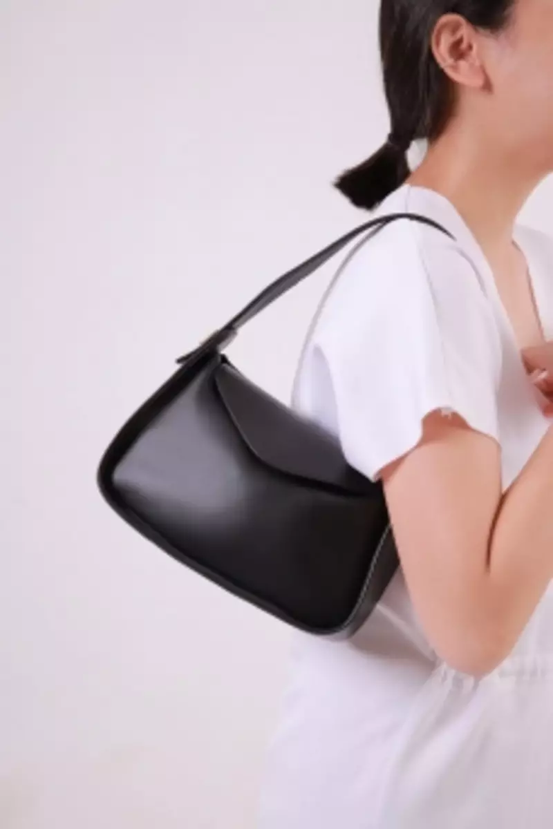 Tekka Kaia Shoulder Bag Black