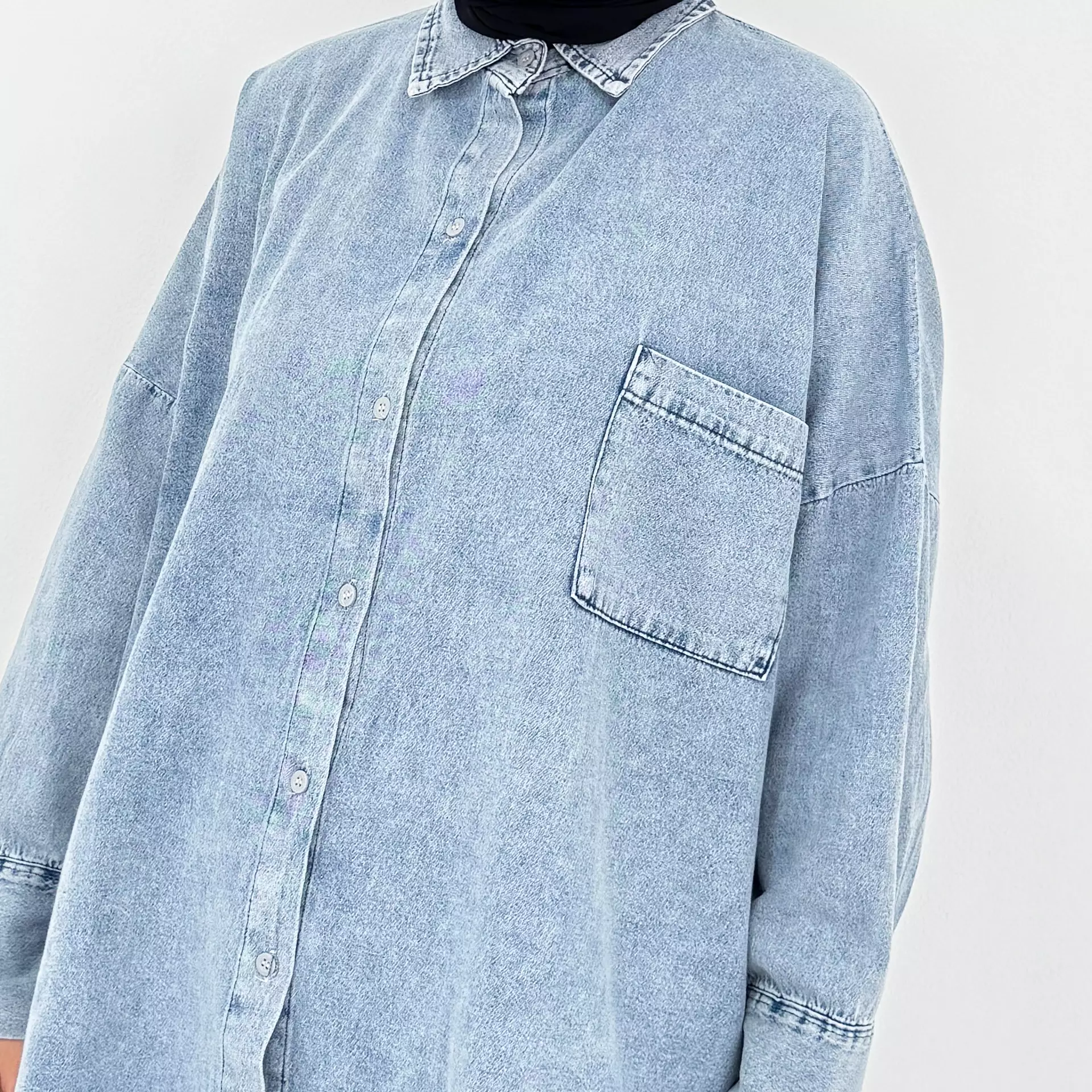 Kemeja Jeans Wanita - Oversized Relaxed Shirt Dirra