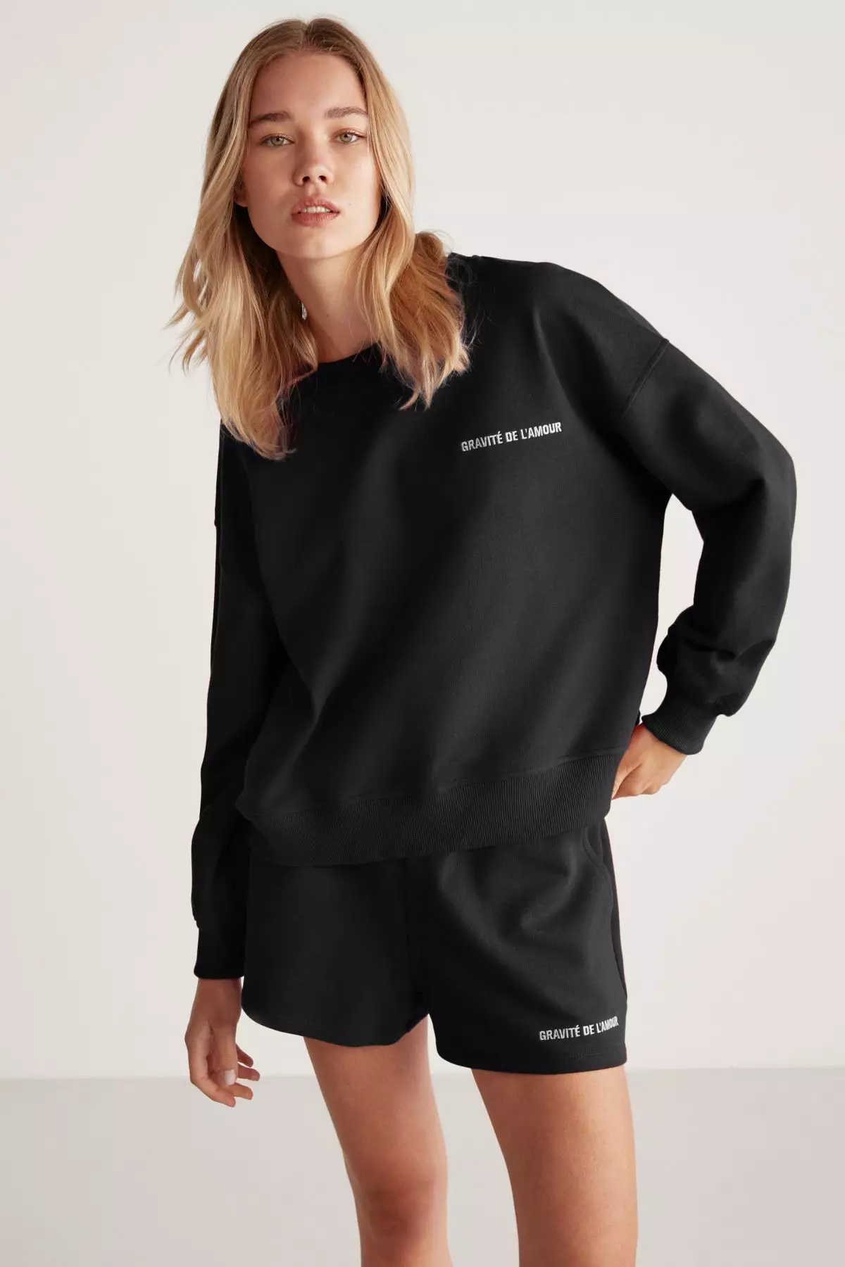 Carrol Embroidered Shorts