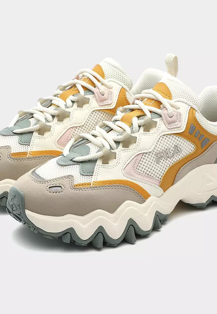 White and cheap orange filas