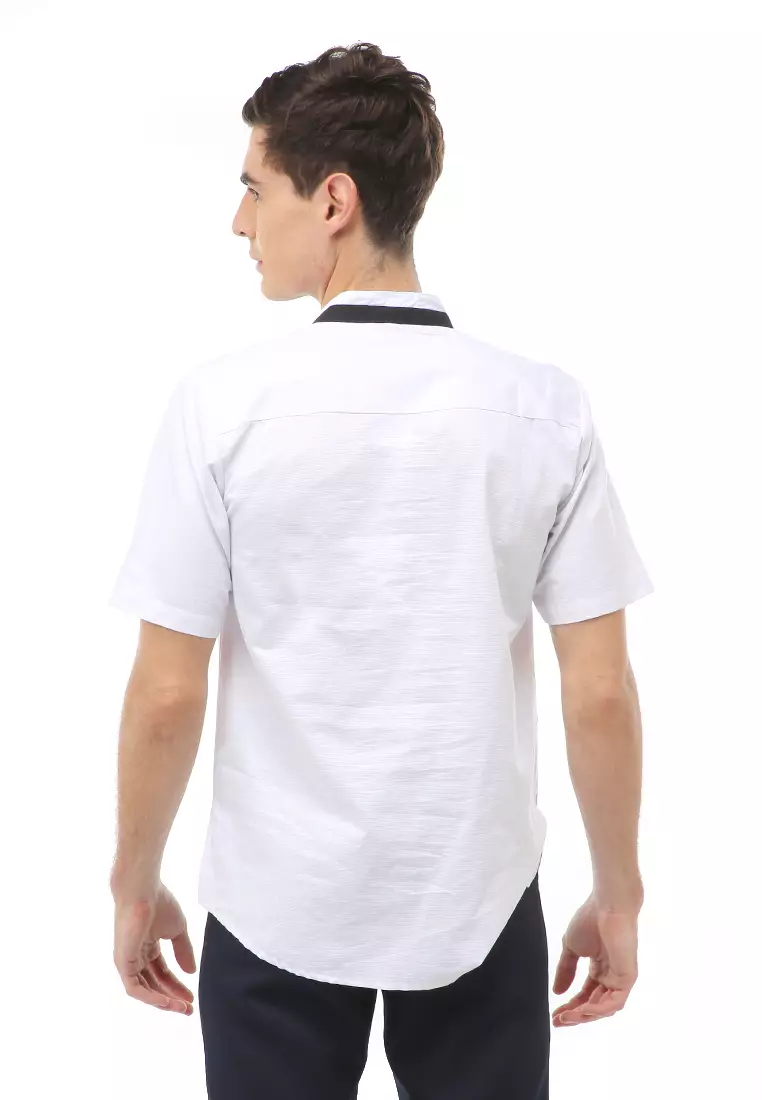 Dwan Atasan Formal Pria Kemeja Koko Motif List Kancing Short Sleeve Material Cotton ORIGINAL - White