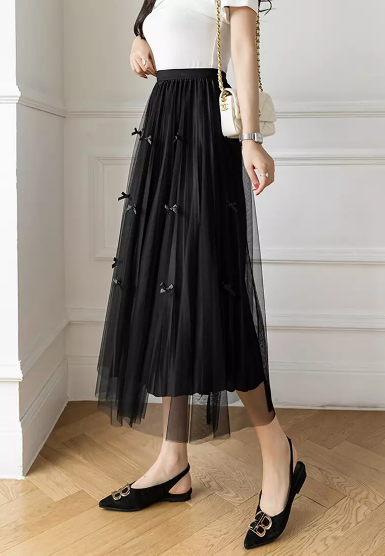 Black a deals line skirt yarn
