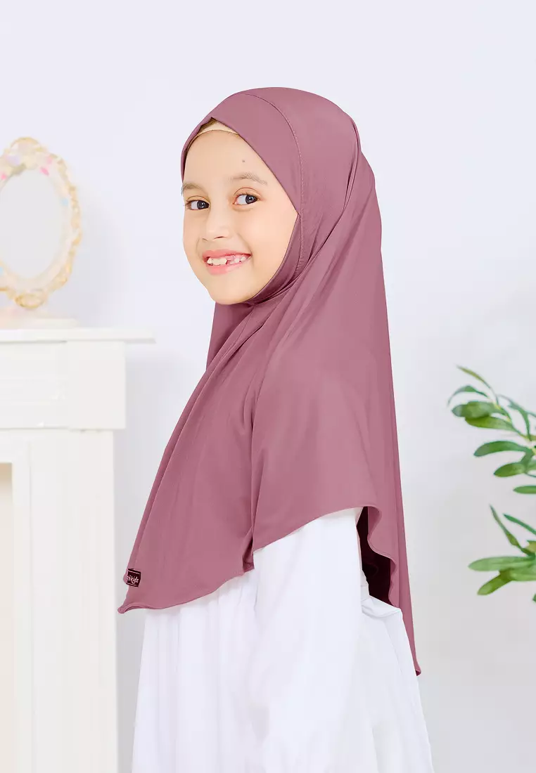 Cotton Bee - Jennaira Bergo Dagu | Hijab Instan Anak Non Pad - L