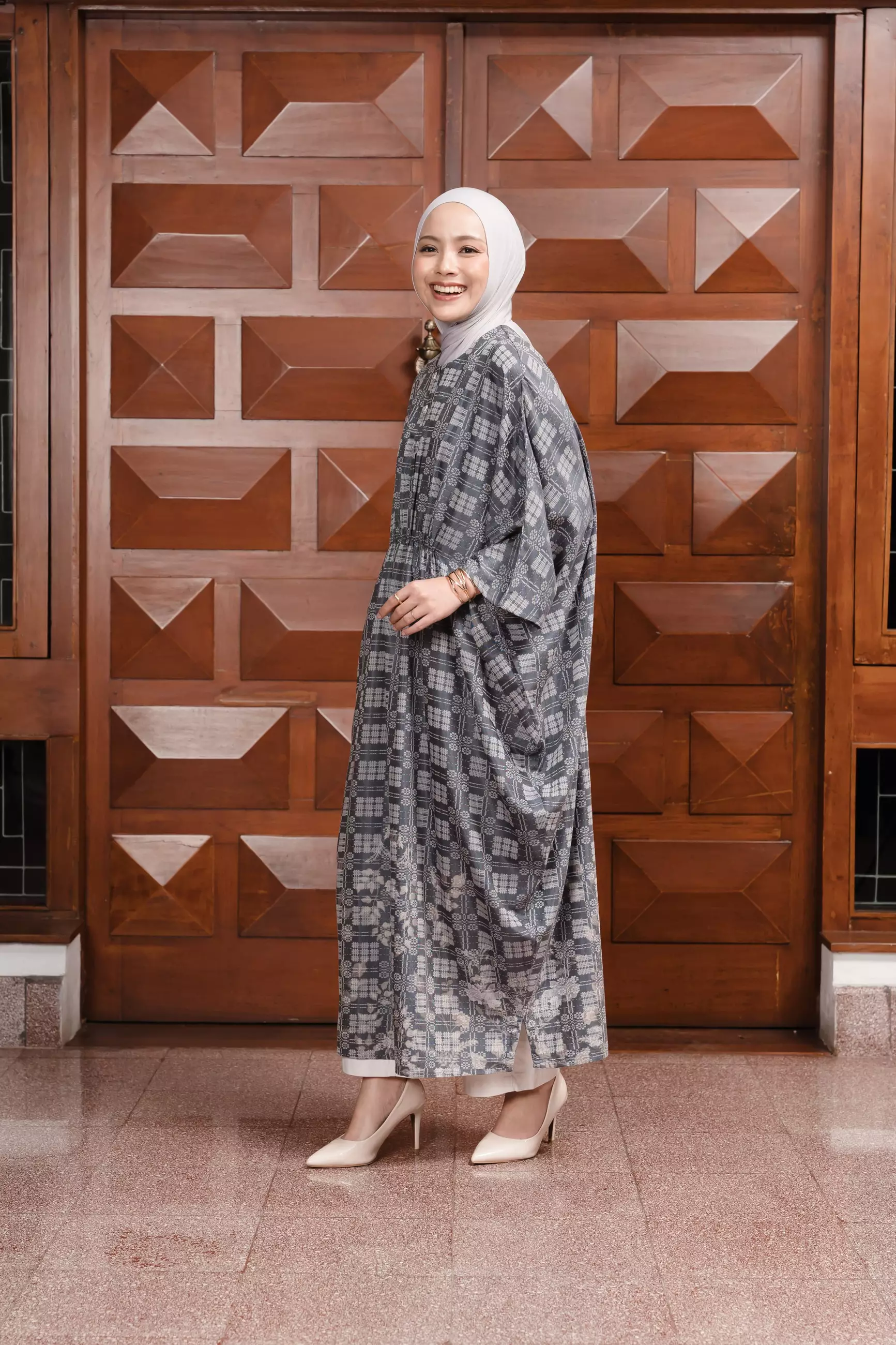 AMK Sarimbit Keluarga Set Gharyan Series Dark Grey Kaftan Wanita
