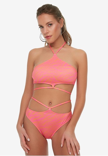 Trendyol pink Strappy Bikini Top & Bottom 0A26BUSC5C392AGS_1