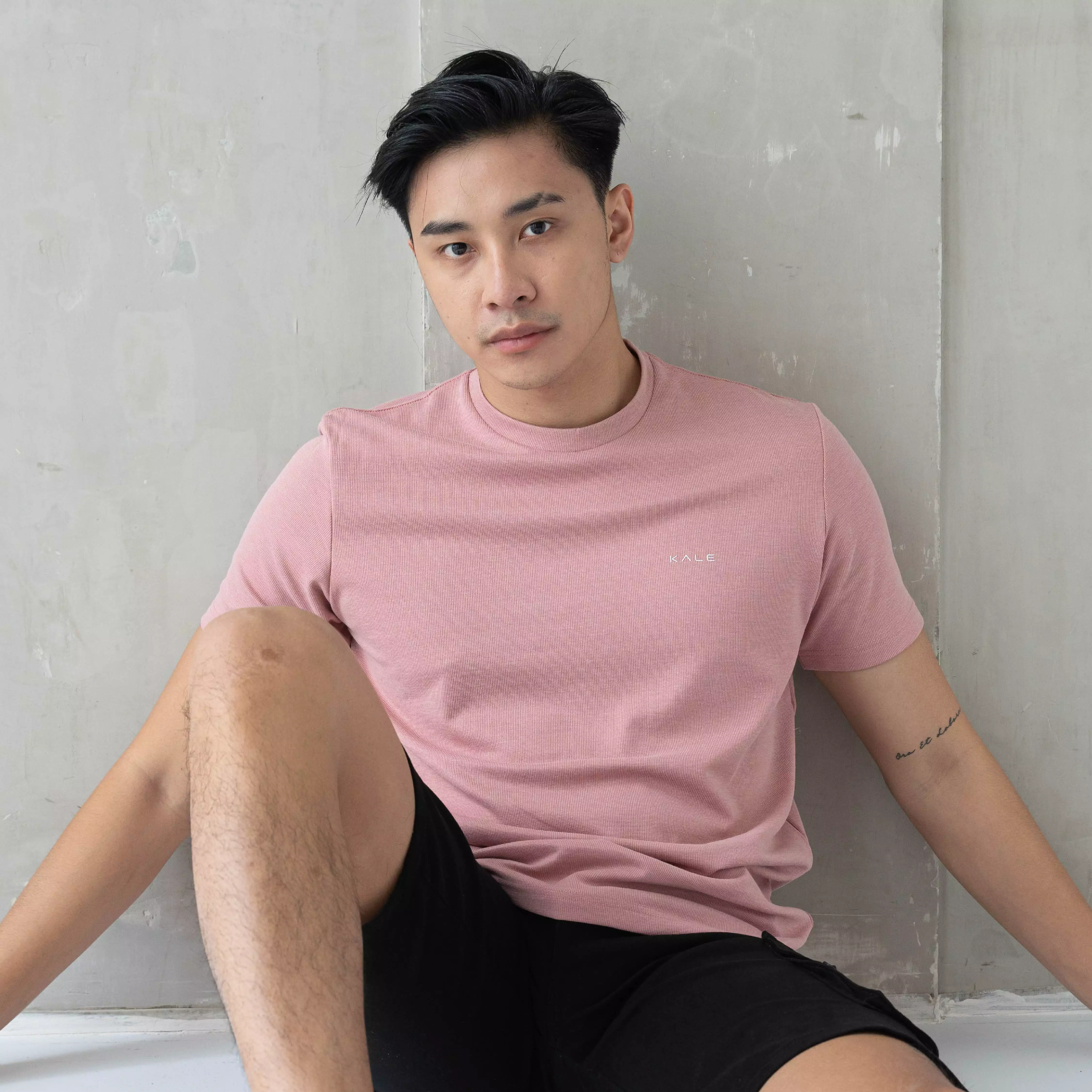 Kale Jovan Pink / Kaos Pria Basic Polos Lengan Pendek