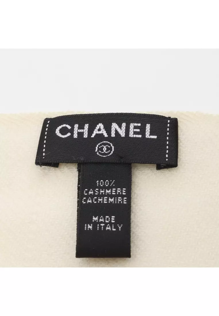 Pre-Loved Chanel coco mark Stall check cashmere ivory gray 13A