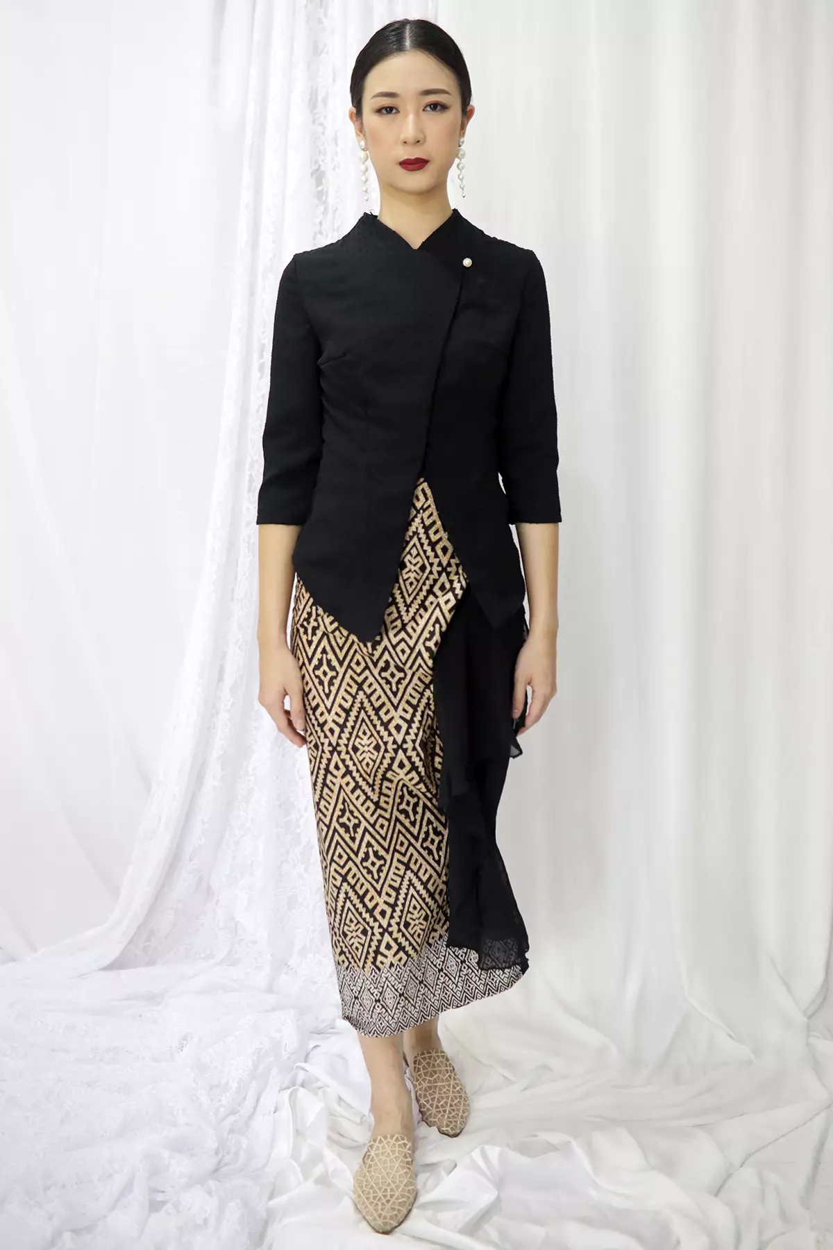 Mahadevi Rubiah Hitam Kebaya Janggan