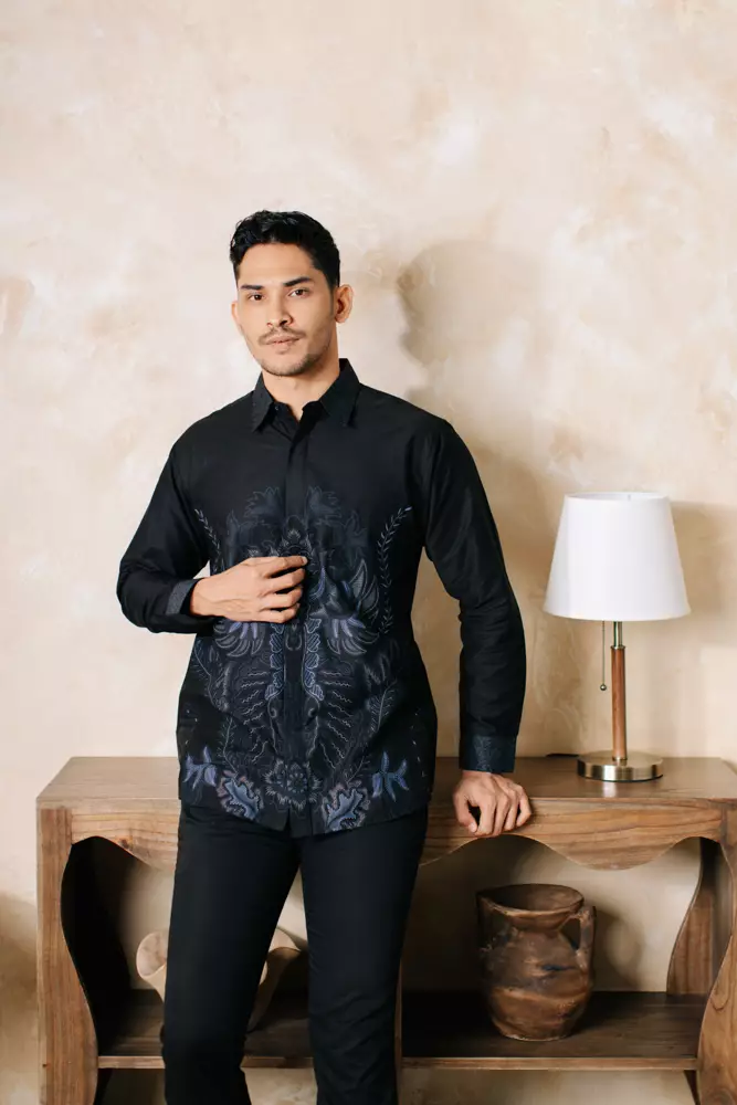 Mahiya Black Kemeja Batik Pria Slim Fit Lengan Panjang Katun Slim fit