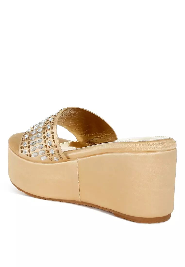 Alas Duduk Bergaya dengan Detail Berlian Imitasi dan Berlian Imitasi dalam Warna Emas