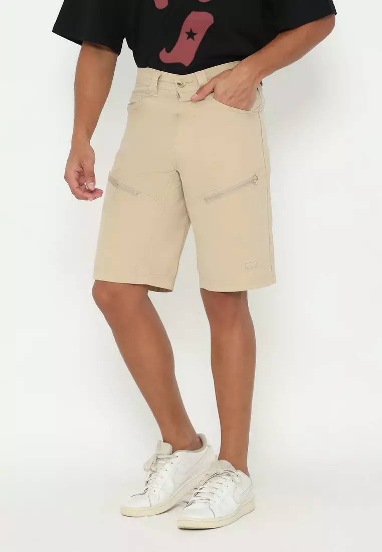 POLICE Celana Pendek Cargo Parasut Kantong Zipper Regular Fit Pria